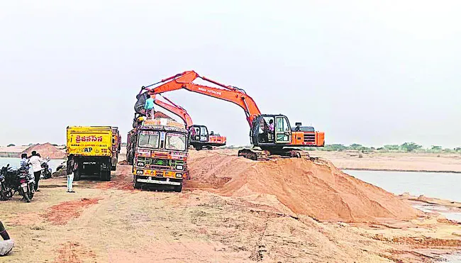 అడ్డంగా దోచేయ్‌.. 