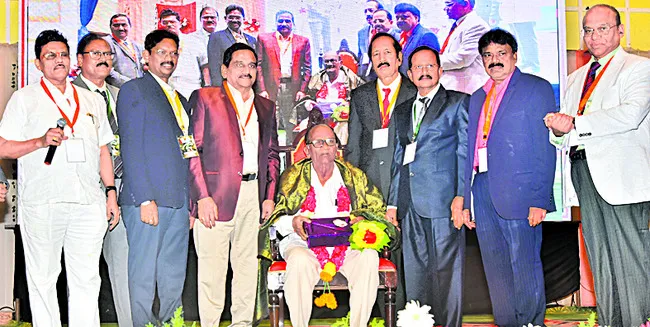 గురువులకు సన్మానం