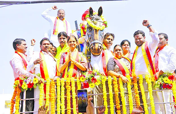 పండుగ సాయన్న విగ్రహావిష్కరణ