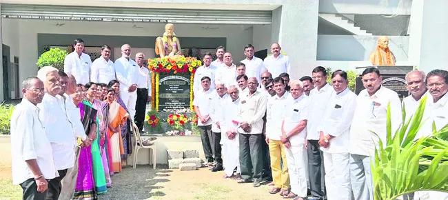 యోగి వేమన జయంతిని అధికారికంగా జరపాలి 
