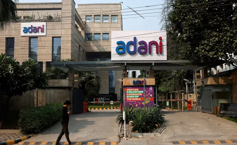 Adani Group has appointed two leading US law firms to handle civil and criminal cases filed by the SEC and Eastern District of New York