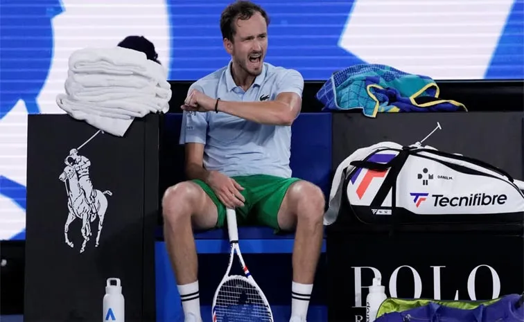 Australian Open 2025: Daniil Medvedev Slapped AUD 76,000 Fine For Misconduct In Tournament