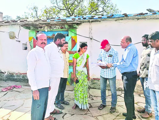 పథకాలపై అవగాహన కల్పించాలి 