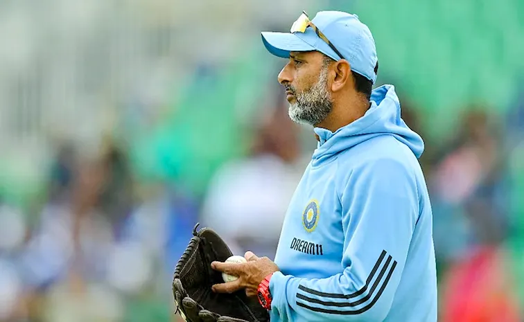 BCCI consider appointing Sitanshu Kotak as Team India batting coach