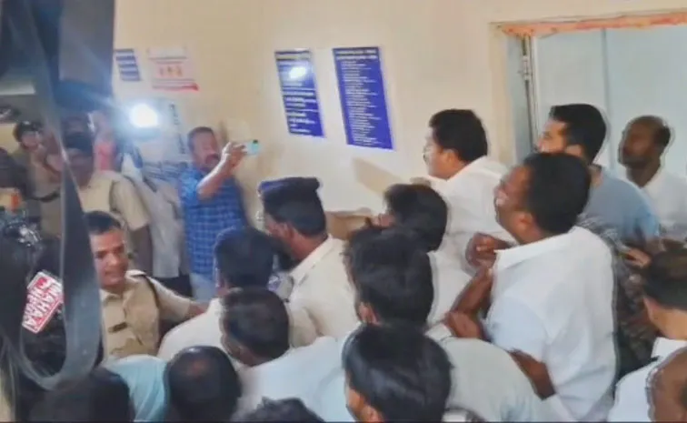 Political Fight Between Congress And BRS At Nalgonda Municipality