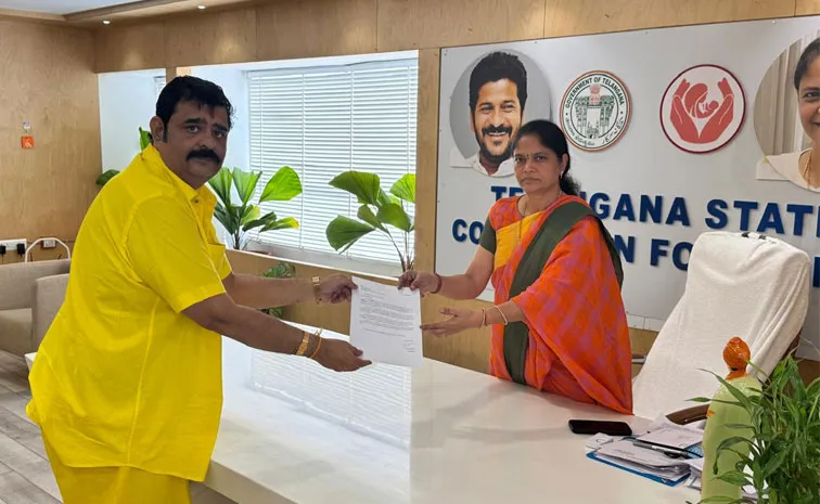 Astrologer Venu Swamy Apologises To Telangana Women Commission