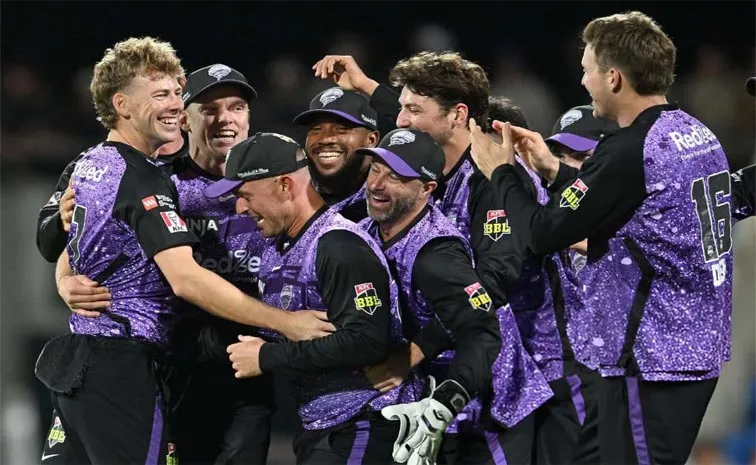 Hobart Hurricanes March Into BBL 2025 Finals