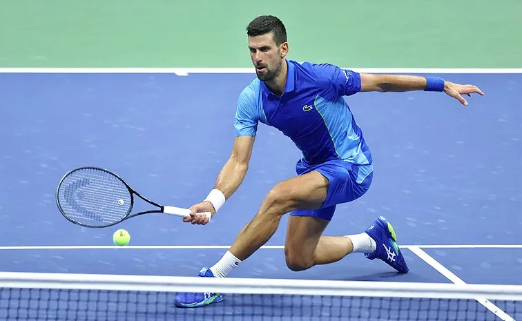 Injured Djokovic booed off after quitting semi-final 