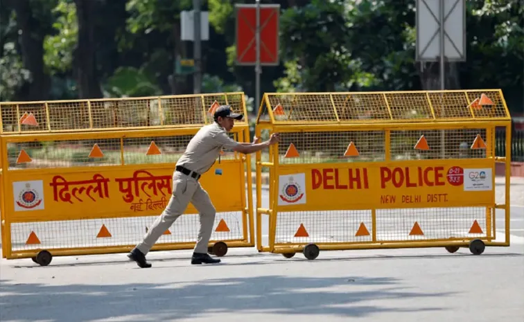 Republic Day-2025: Delhi Decorated, Security Soldiers Deployed at Every Nook