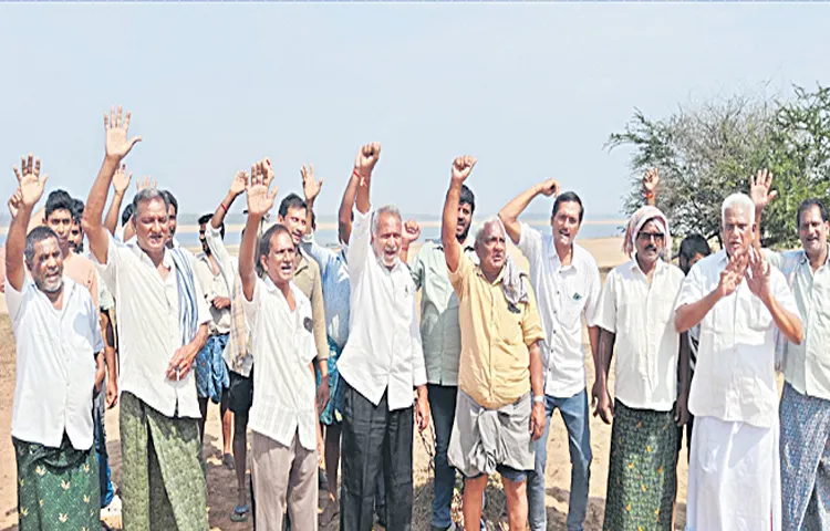 Villagers of Narayanalanka Konaseema district protest