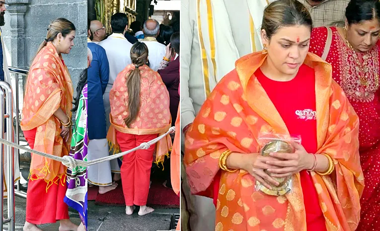 Lady Wearing Night Pant T Shirt In Tirumala Darshanam