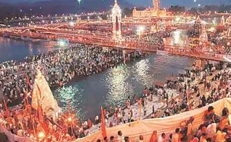 Maha Kumbh 2025: couples rope gesture Internet melts