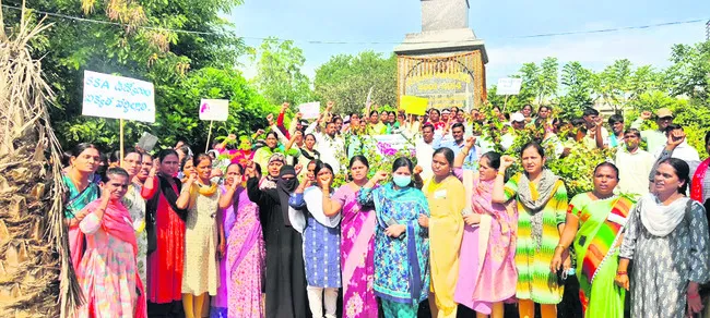 ప్రభుత్వం స్పందించకపోవడం దారుణం 