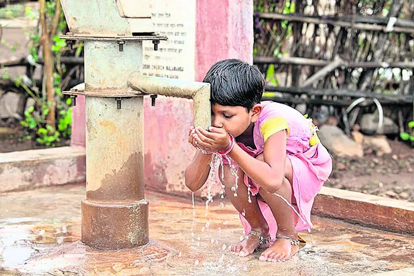 భూగర్భ జలాల్లో మోతాదుకు మించి రసాయన అవశేషాలు