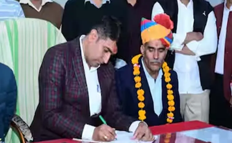 Son Sign Father's Retirement Order At Rajasthan Bikaner School