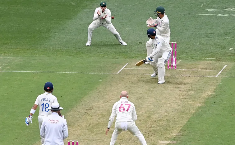 This Is: Smith & Labuschagne Sledges Gill, India Star Loses Wicket Next Ball Video