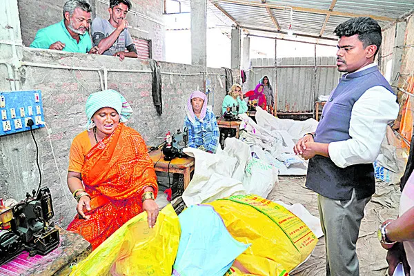 యల్లమంద, చినతురకపాలెంలో కలెక్టర్‌ పర్యటన 