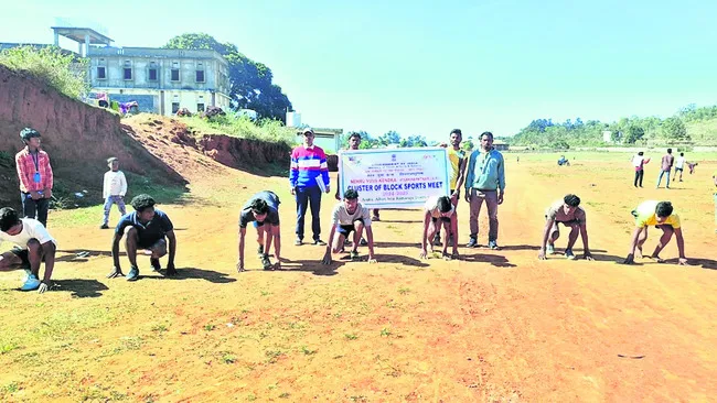 విద్యార్థులకు క్రీడా పోటీలు
