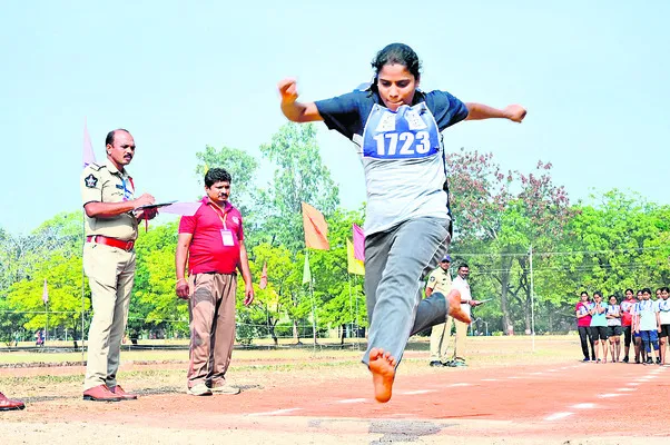 కొనసాగుతున్న కానిస్టేబుళ్ల ఎంపిక 