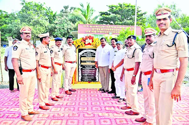 పోలీసు సిబ్బంది సంక్షేమానికి ప్రాధాన్యత 