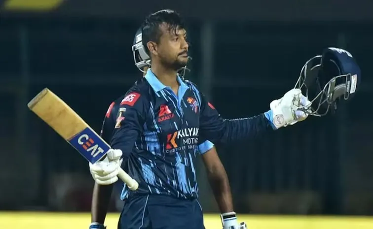 Mayank Agarwal Hammers His 4th Ton Of VHT