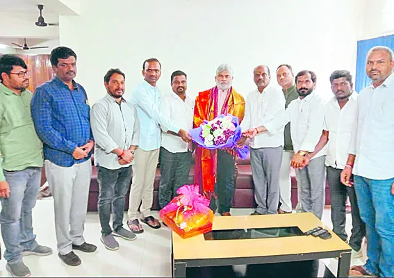 స్పీకర్‌ను కలిసిన ట్రెసా ప్రతినిధులు