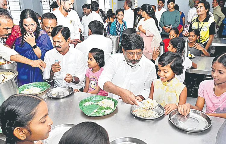 Inspection of BC girls Gurukulam and SC girls hostel in Bibinagar