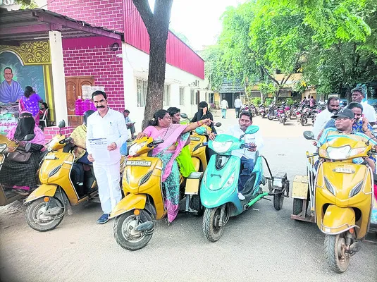 దివ్యాంగులకు రూ.5 లక్షల రుణాలివ్వాలి
