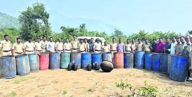 8,400లీటర్ల బెల్లపు ఊట ధ్వంసం