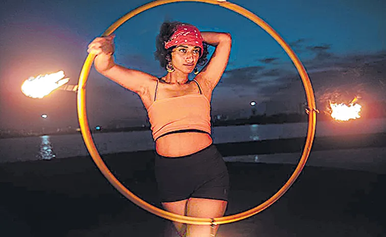 Hoop dancer eshna kutty success story1