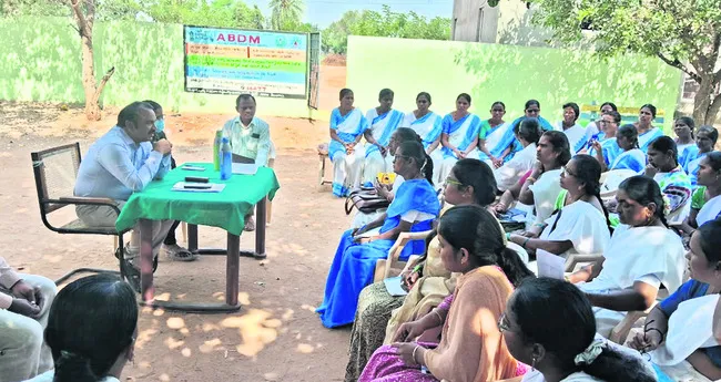 ప్రభుత్వ ఆస్పత్రుల్లో ప్రసవాల సంఖ్య పెంచాలి 