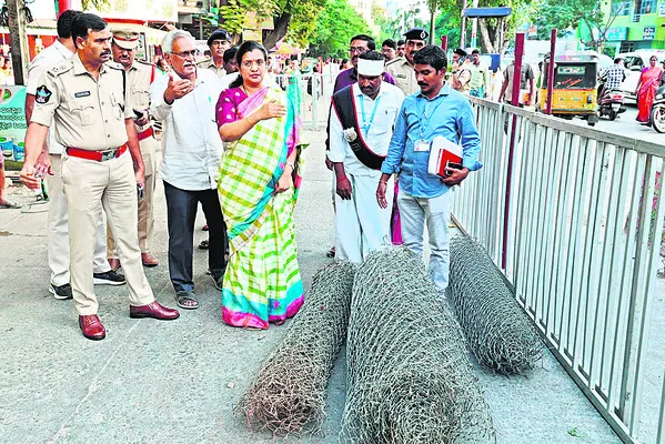 భక్తులకు మెరుగైన సేవలు 