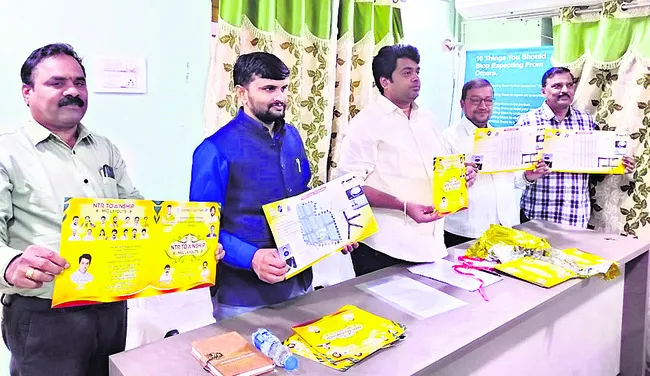 గడువులోపు అహుడా లే ఔట్ల పూర్తి 