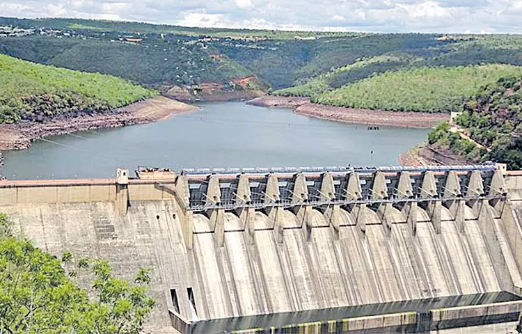 Water storage in Srisailam reservoir drops below minimum level