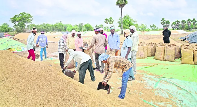 ఎనిమిదేళ్లుగా ఎదురుచూపు 