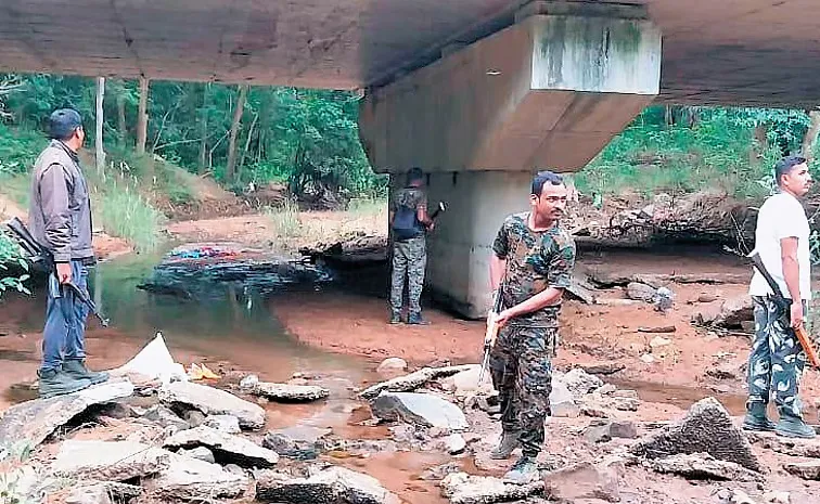 Constable Lost Life In Gadchiroli While Conflict With Maoists