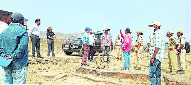 వన్యప్రాణులకు ఇబ్బంది లేకుండా రోడ్డు నిర్మాణం
