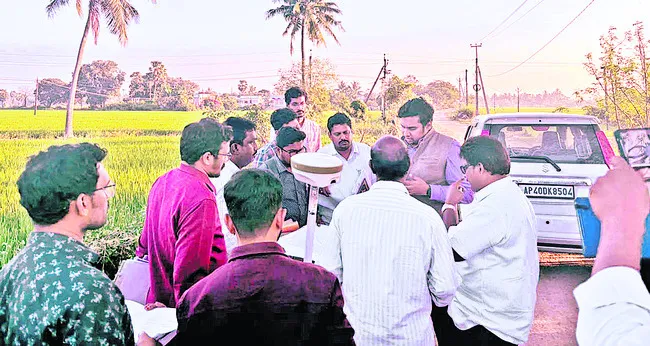 రీ సర్వేను పకడ్బందీగా చేపట్టాలి 