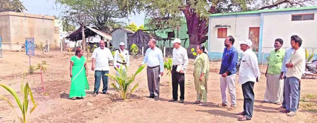 ఉపాధి పనులు వేగవంతం చేయాలి