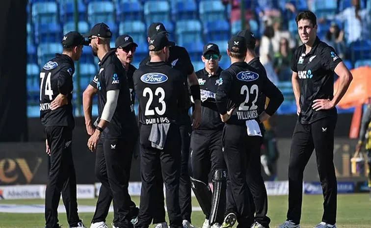 Pakistan All Out For 242 In Tri Series Final Against New Zealand