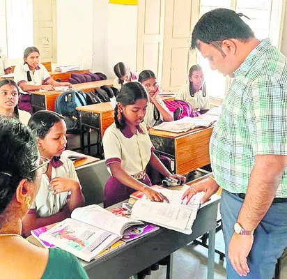 వడగాల్పులపై అవగాహన కల్పించాలి