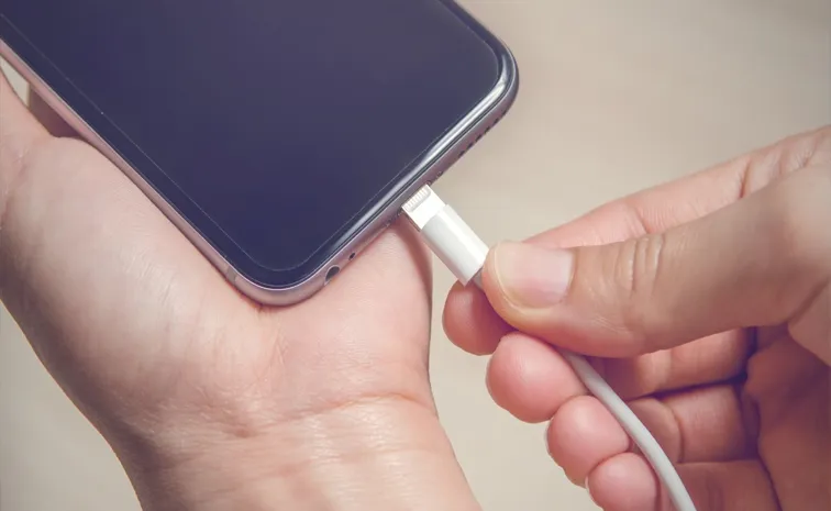 Tech Tips Common Mistakes While Charging Your Phone That Can Cause Trouble