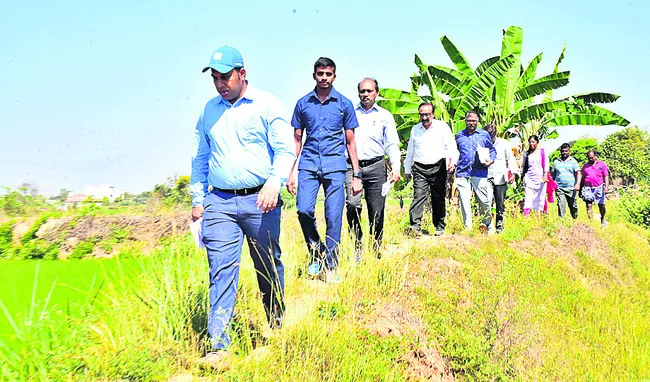 రోడ్డు మరమ్మతు పనులు పూర్తి చేయండి