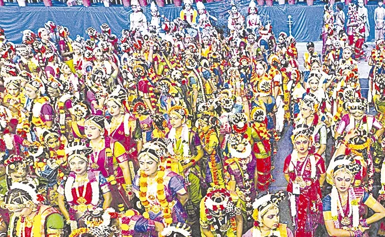 3000 people dance performance: Four records set in Telangana