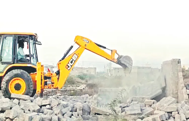 Demolition of houses of YSRCP councilor and his relatives