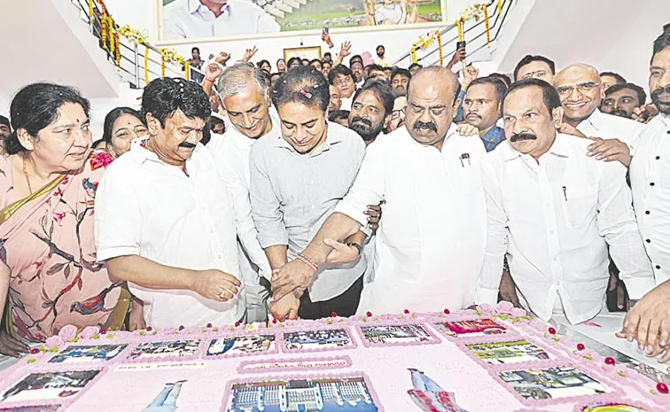 KCR Birthday Celebrations At Telangana Bhavan