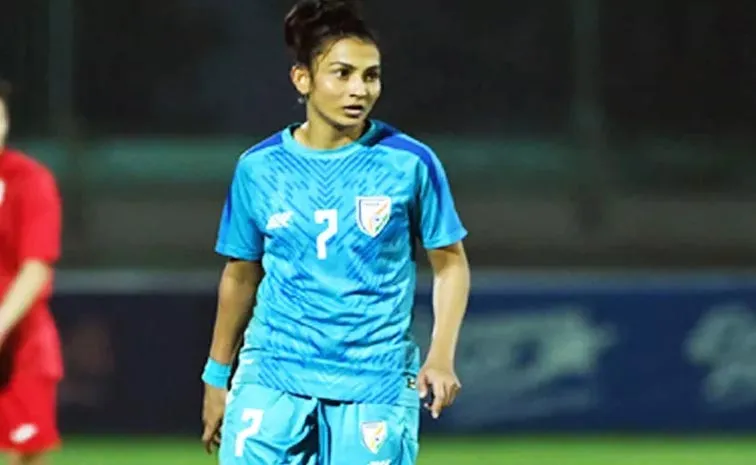 Telangana Girl Guguloth Soumya Selected For Indian Women Football Team