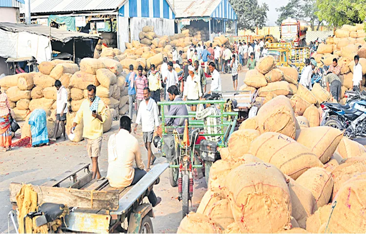 Life of farmers has become miserable under Chandrababu Naidus rule