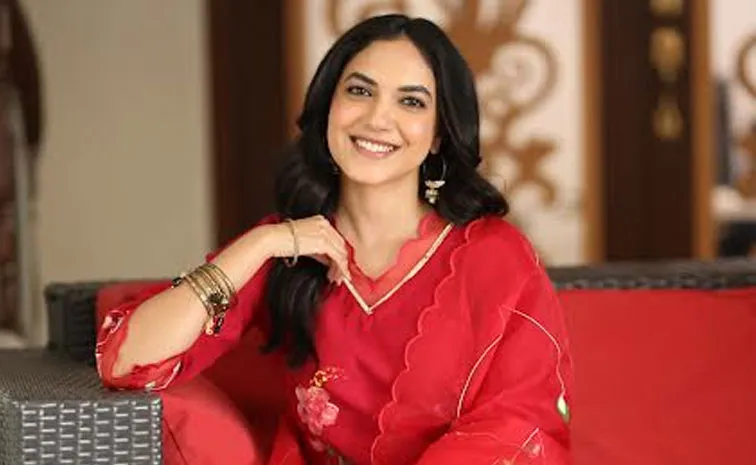 Ritu Varma Talk About Mazaka Movie