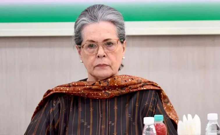 Complaint Against Sonia Gandhi in Bihar Court for Poor Lady Remark on President Murmu